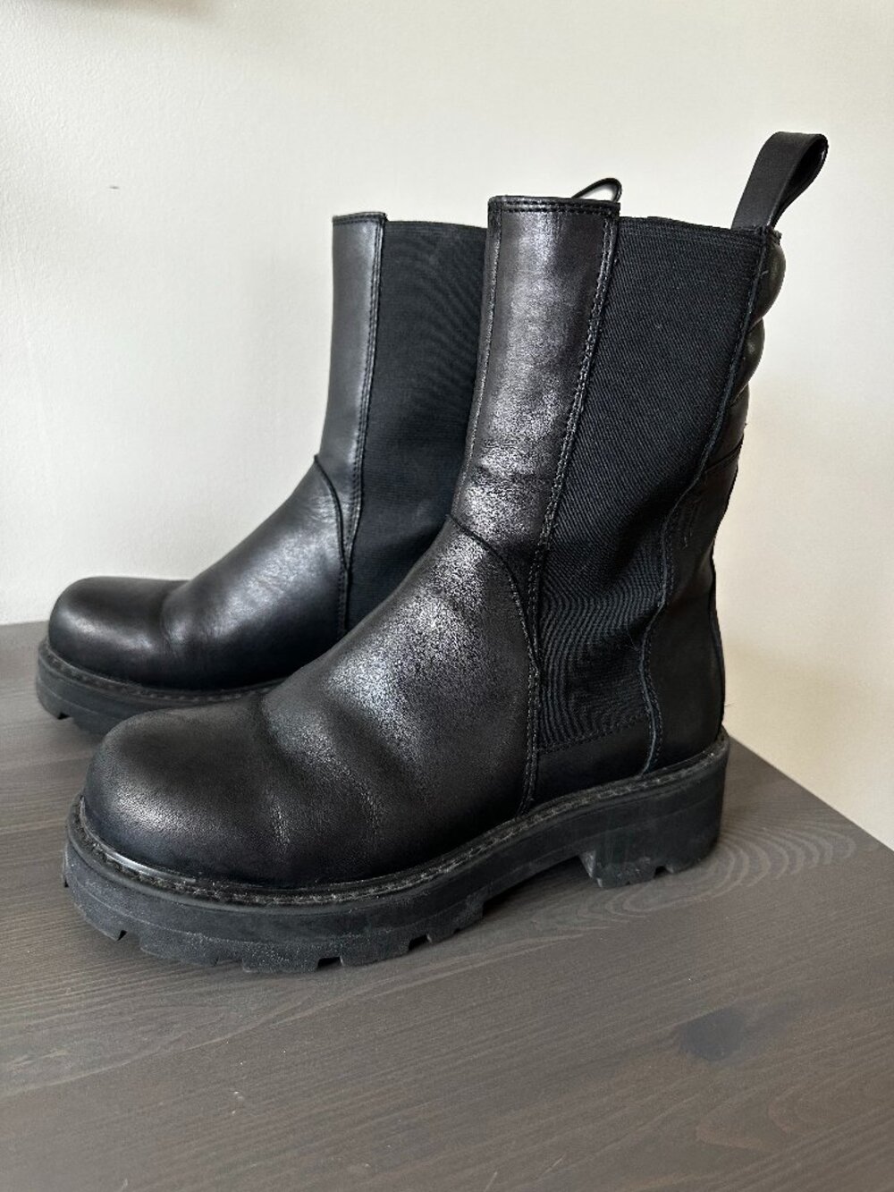 Vagabond Cosmo 2.0 Chelsea Boot sz 7 37